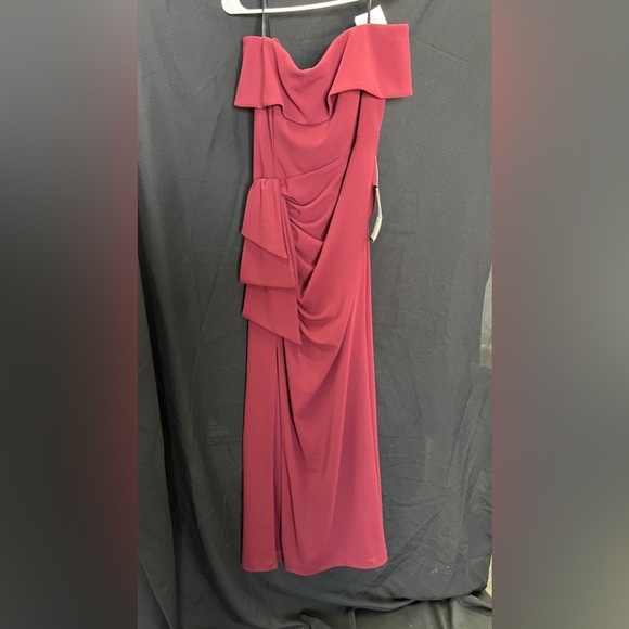 Xscape "PATTI" LONG OFF THE SHOULDER SCUBA CREPE DRESS in Burgandy - Picture 5 of 9
